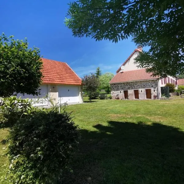 Gites Luzy Morvan Bourgogne, hotel in Chiddes