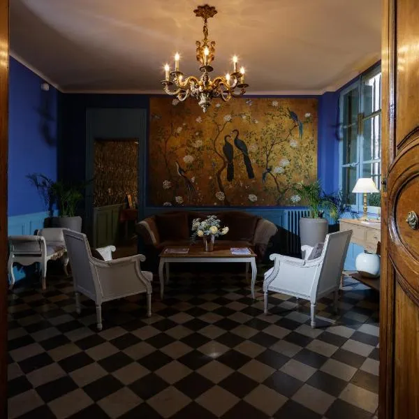Hôtel De L'Amphithéâtre – hotel w mieście Nîmes