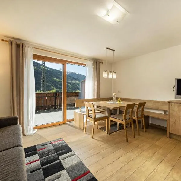 Pfandlerhof Ferienwohnung Rot, hotel v destinaci San Martino