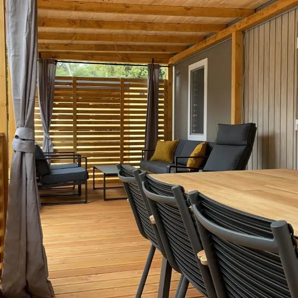 Mobile Home Bartol, hotel in Biograd na Moru