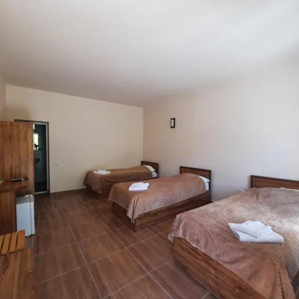 Lucytour Hotel, ξενοδοχείο σε Hermon