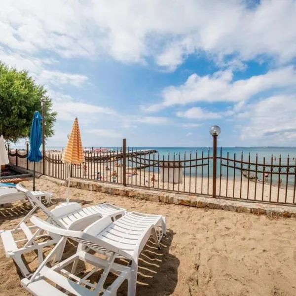 Messambria Fort Beach - Premium Apartments, hotel in Elenite
