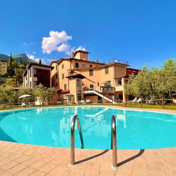 Albergo Vittoria, hotel v destinácii Toscolano Maderno