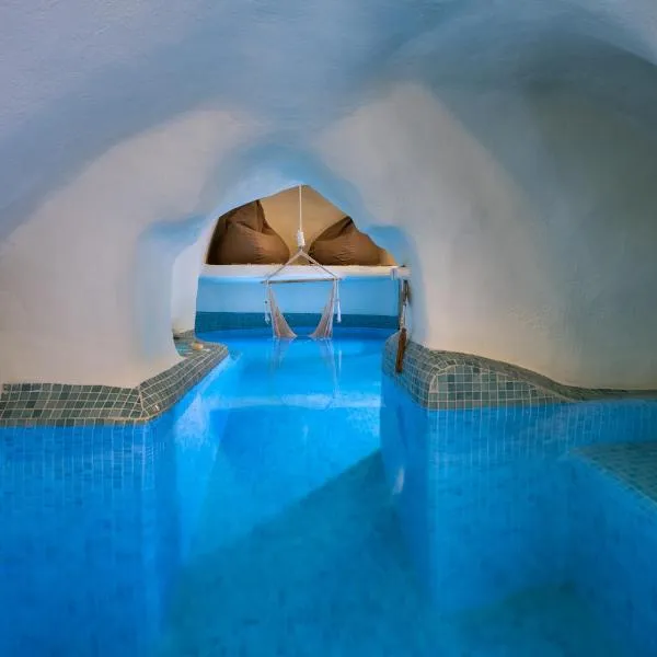 Mystagoge cave pool/jacuzzi, cellar and hammam，弗通的飯店
