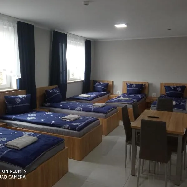 Czerwony Szafir Grodzisk, отель в городе Гродзиск-Мазовецкий