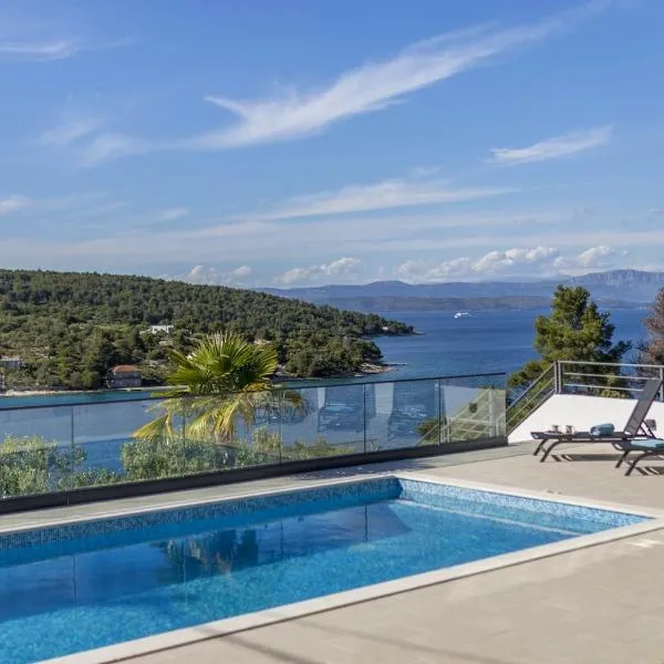 네추얌에 위치한 호텔 Villa CAPTAINS house on Šolta island with private pool, 3 bedrooms, 4 bathrooms, amazing sea views