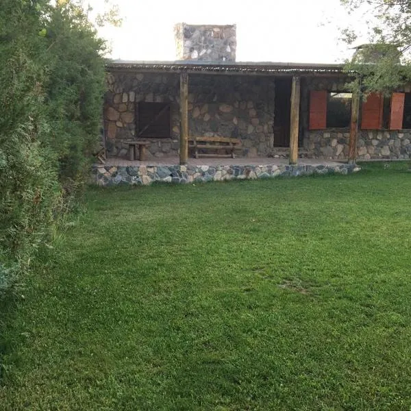 UTU TOCO - casa de piedra en lengua Huarpe, hotel en Potrerillos