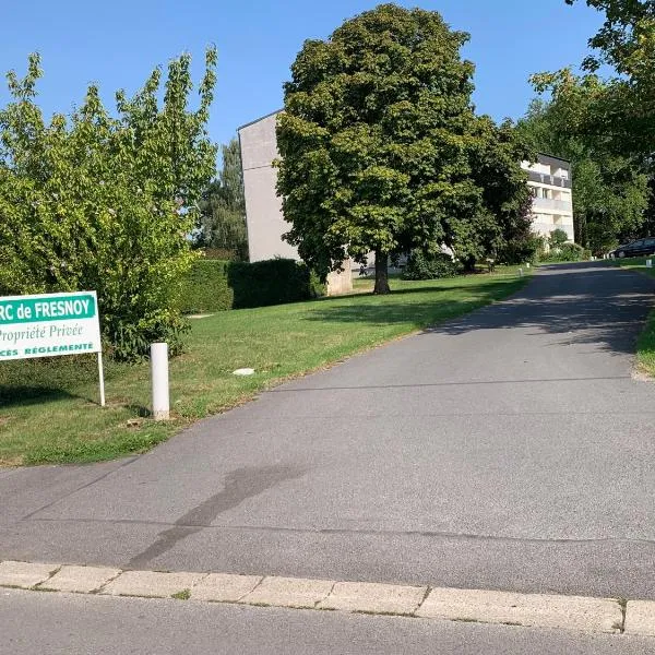 Appartement Parc de Fresnoy, hotel in Le Quesnoy-en-Santerre