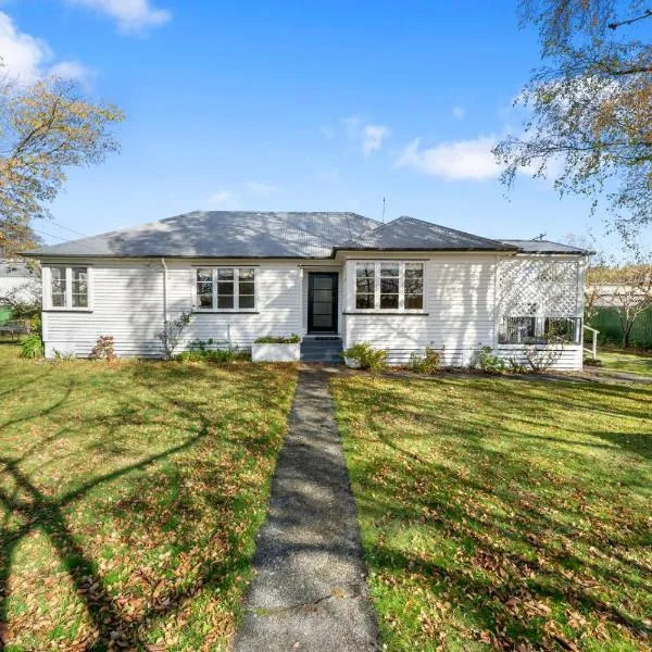 Centrally Located - Greytown Holiday Home, hotel in Greytown