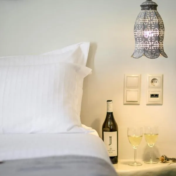 스크호이누사에 위치한 호텔 Africanis Suites