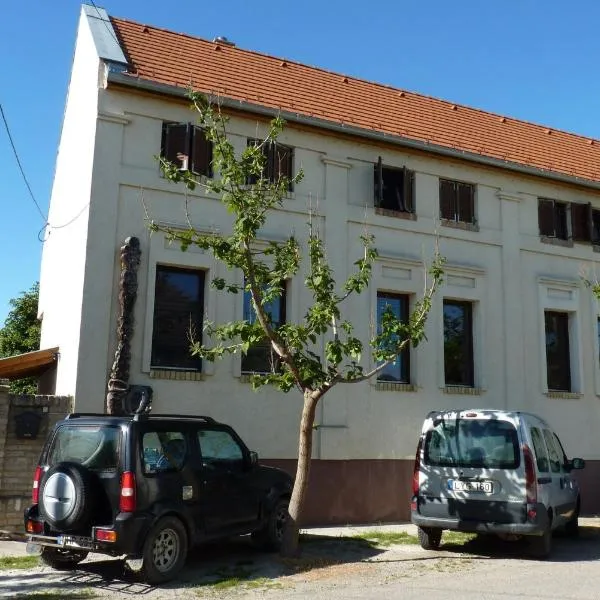 Vadászkürt Vendégfogadó – hotel w mieście Alsónyék