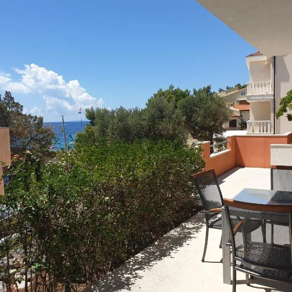 Seaside Stay Rošić 2, מלון באיוואן דולץ