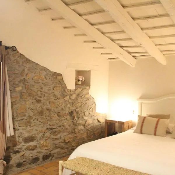 Can Barrina, hotel Montsenyben