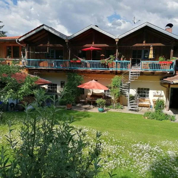 Ferienwohnung Crusilla, hótel í Langdorf