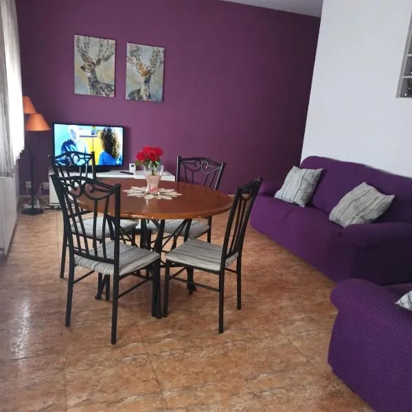 Apartamentos Rurales Hermanos Alcalá, hotel in Granja Llumes