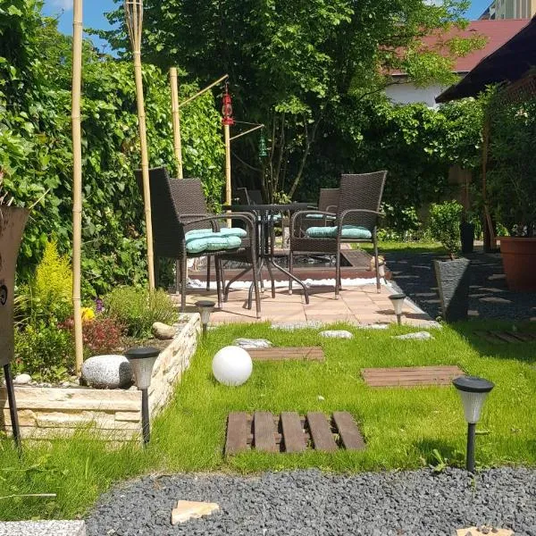 Joy Guesthouse: Siófok şehrinde bir otel