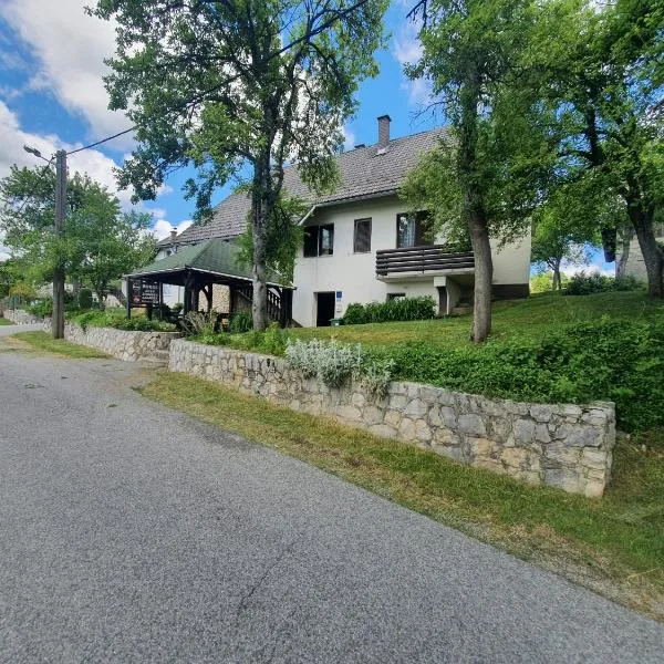 Guest House Štefanija, hotel in Poljanak