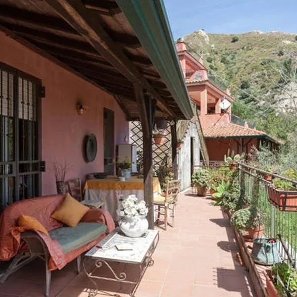 Carly & Dane Vacation House, hotel in Taormina