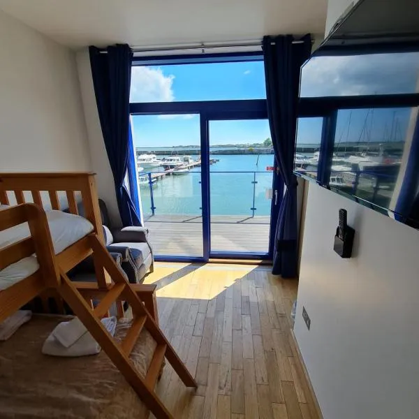 Carlingford Marina Apartments, hotel in Carlingford