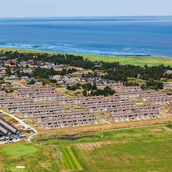 8 person holiday home on a holiday park in Rømø, hotel v destinaci Sønderby