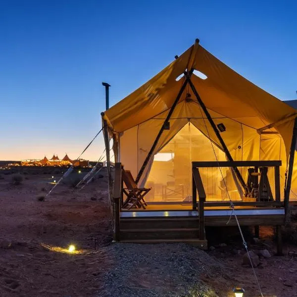 Under Canvas Lake Powell-Grand Staircase, hotel in Big Water