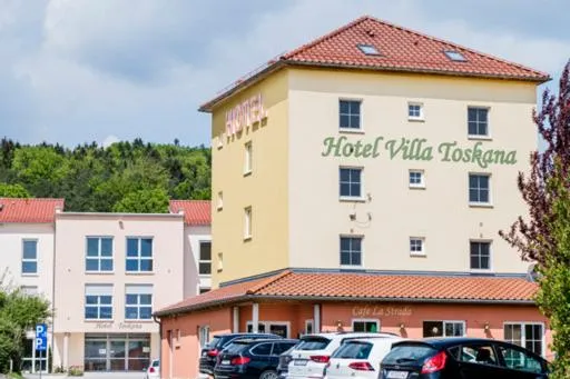 Hotel Garni Villa Toskana, hotel em Velburg