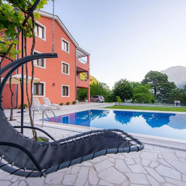 Milas Trojica Kotor, hotel a Kotor