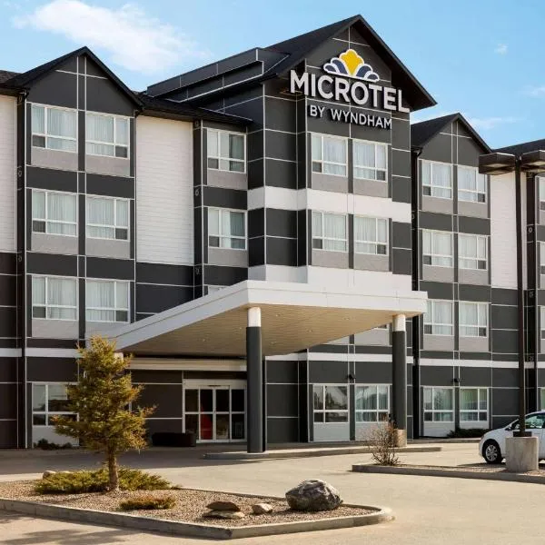 Microtel Inn & Suites by Wyndham Lloydminster, hotell i Lloydminster