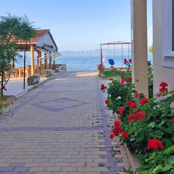 Seafront Apartments, hotel din Kavos