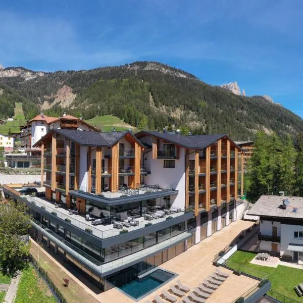 Ciampedie Luxury Alpine Spa Hotel、ヴィーゴ・ディ・ファッサのホテル