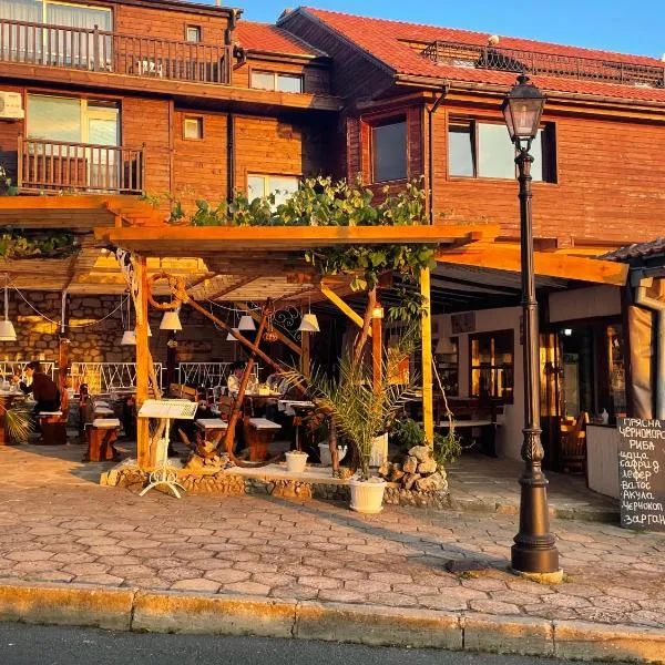 The Two Anchors, hotel v destinaci Nesebar