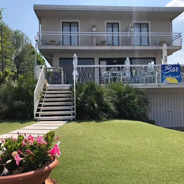 Lake Garda Beach Hostel – hotel w mieście Padenghe sul Garda
