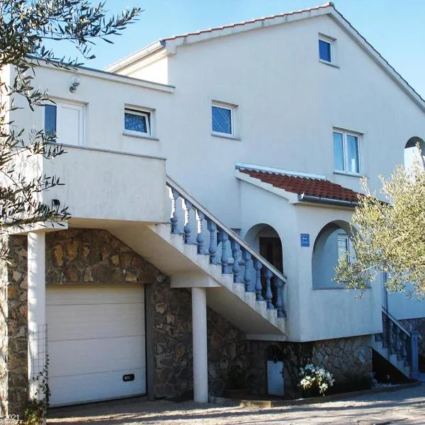 Apartments Zec, hotell i Brzac