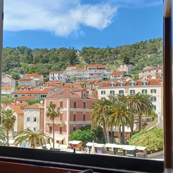 Apartment Lilly with Amazing City View, hotel v mestu Hvar