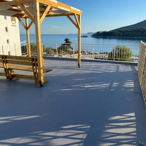 Overwave Apartment, hotell sihtkohas Kavala
