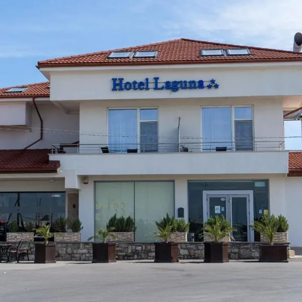 Hotel Laguna，曼加利亞的飯店