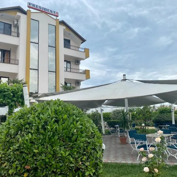 Hotel President, hotel in Golem