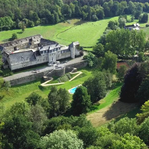 Glamping Chateau de La Chapelle, hotel v destinaci Anthisnes