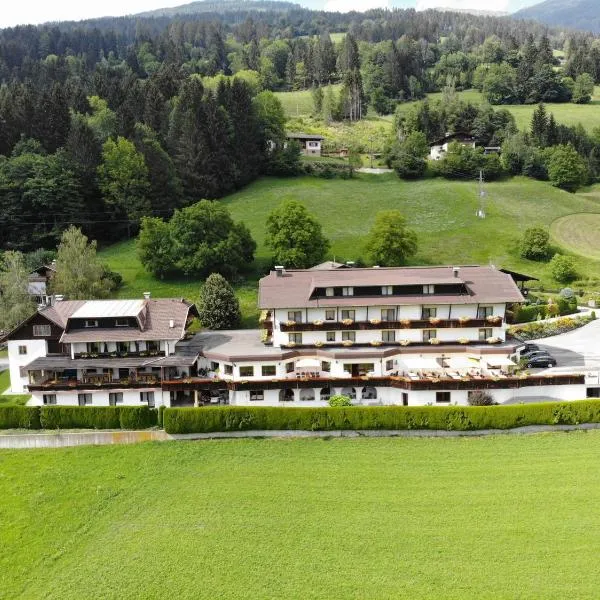 Ferienhotel Sunshine, готель у місті Dellach im Drautal