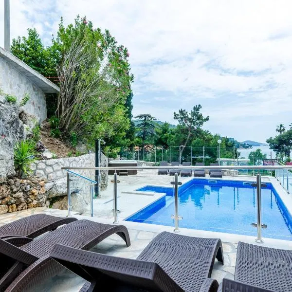 Villa Babilon, hotel v Zatone