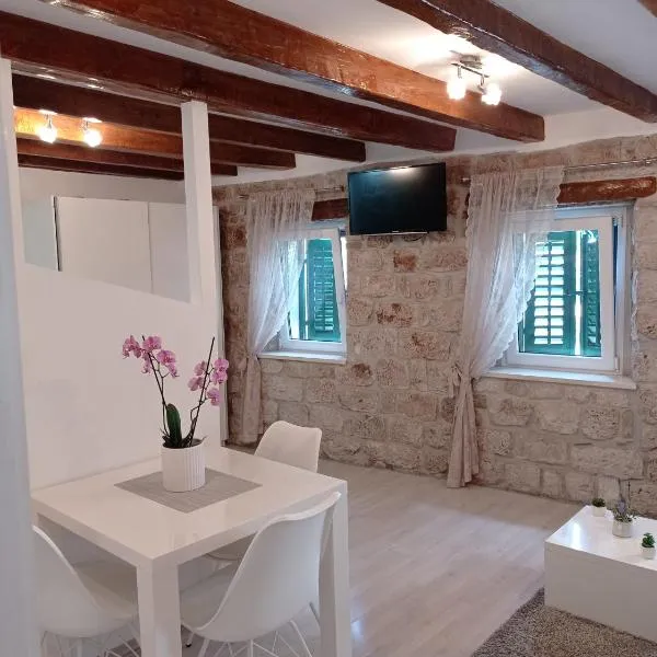 Studio Makala, hotel v Trogiru