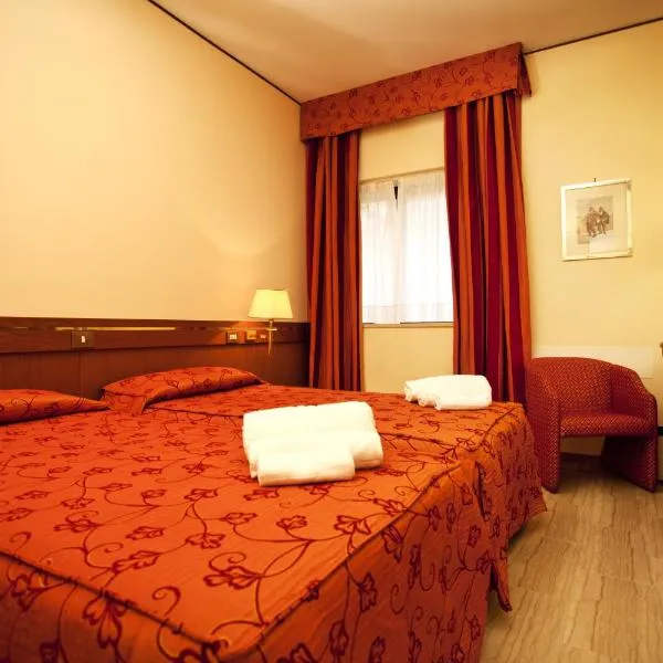 Augustus, hotell i Palma Campania