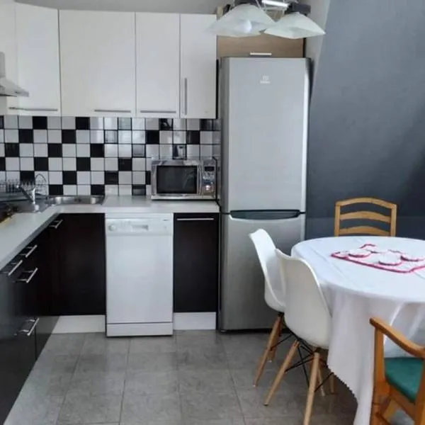 Gospodarstwo Agroturystyczne U Nos Apartament Bioły, hotel v destinácii Ratułów