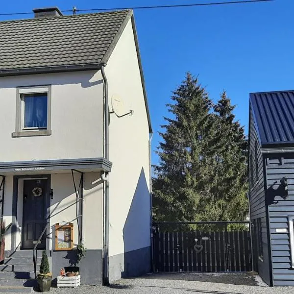 Haus Schneider Kätchen – hotel w mieście Deudesfeld