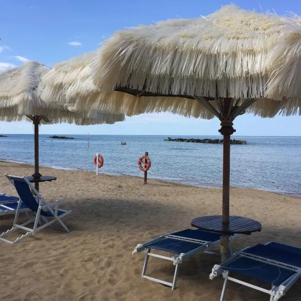 Hotel Mare Blu – hotel w mieście Francavilla al Mare