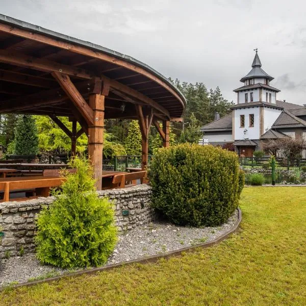 Resort Pod Lasem, hotel en Kadłub Wolny