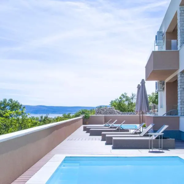 Apartments King and Queen, hotel en Povile