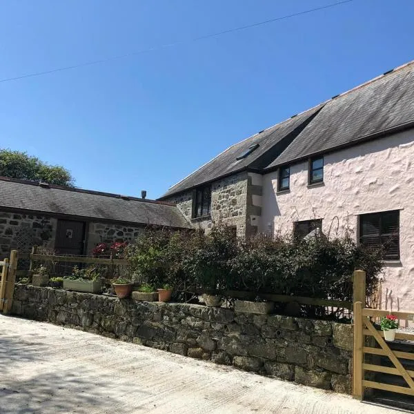 Farm accommodation - The Lizard Peninsula, Cornwall, hotel in Helston