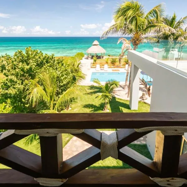 Casa Seven Ocean Front with Private C hef Included, hotel di Isla Mujeres