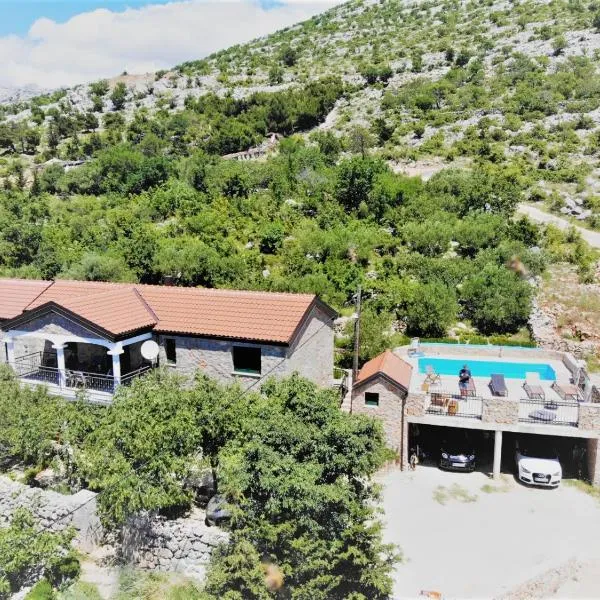 STONE VILLA-MILAN Pool Sea View Lounge Room, hotel in Starigrad-Paklenica